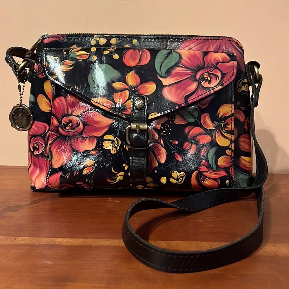 Patricia Nash leather crossbody with dust bag